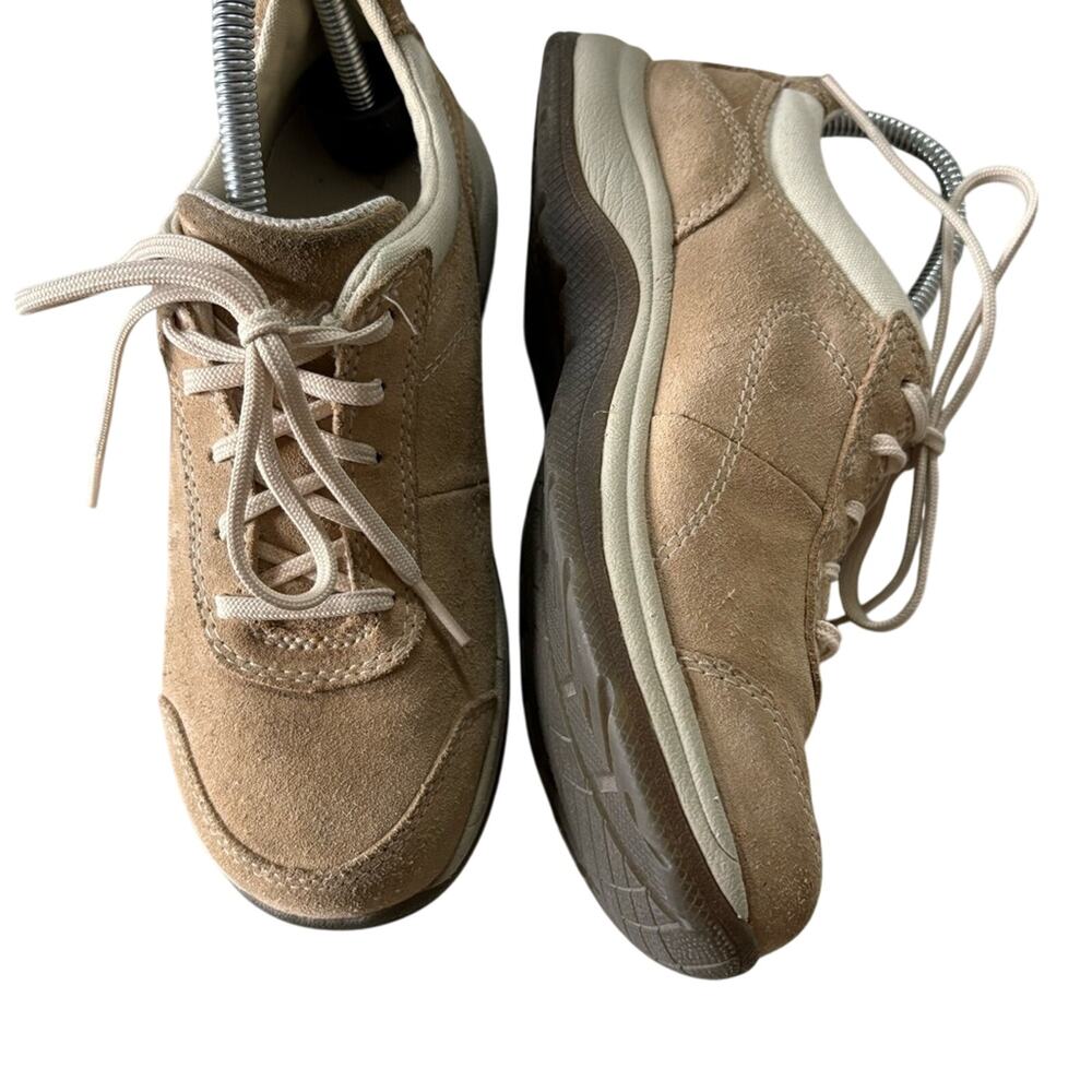 Cabelas Women’s Shoes Beige Suede Hiking Trail Sneakers 82-4219 Size 6.5 - Picture 7 of 8